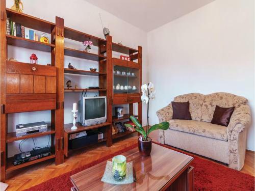 Three-bedroom Apartment In Modric