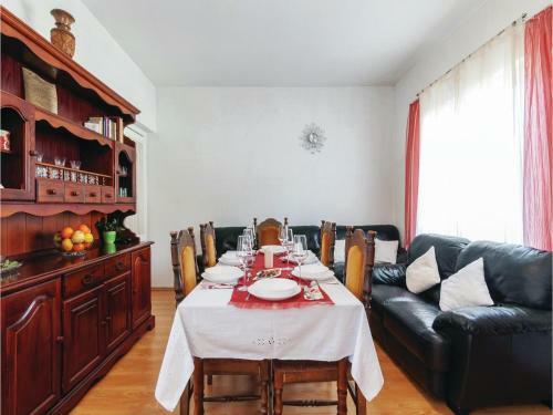 Three-bedroom Apartment In Modric