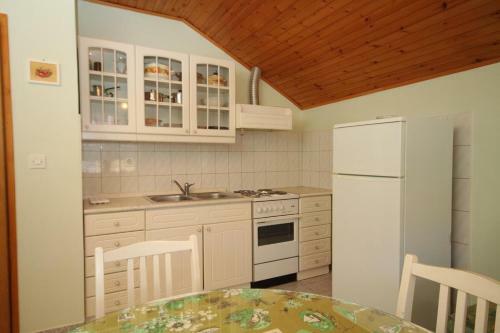 Apartments With A Parking Space Sali (dugi Otok) - 872