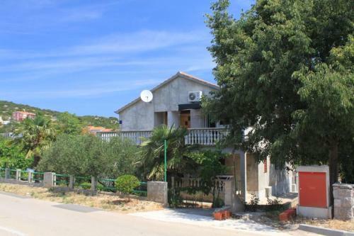 Apartments With A Parking Space Sali (dugi Otok) - 8172
