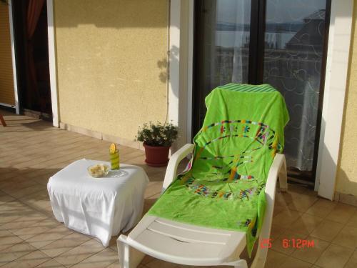 Apartment In Selce 5879