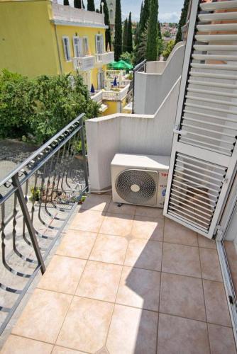 Apartments By The Sea Selce (Crikvenica) - 2364