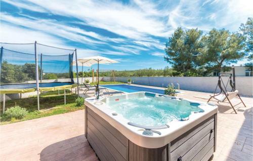 Four-bedroom Holiday Home In Sikovo