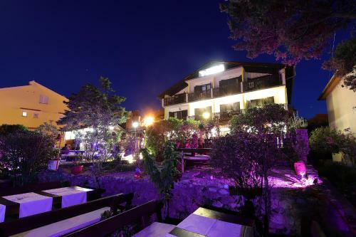 Hostal Guest House Zeba & Riviera