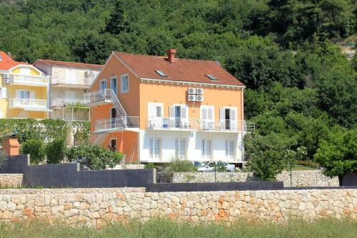 Apartment Slano 3184a