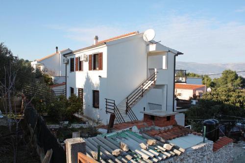 Apartment Slatine 6000c