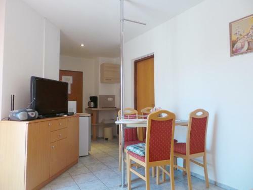Jadranovo One-bedroom Apartment 1