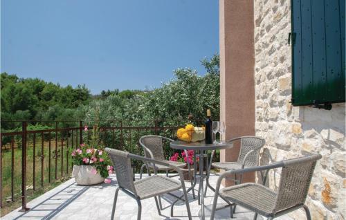 One-bedroom Holiday Home In Smokvica