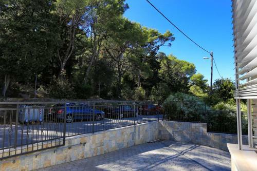 Apartment Split 11623b