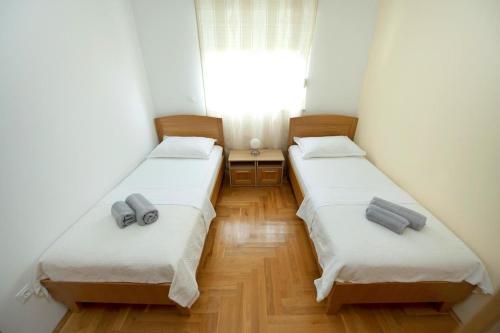 Apartment Split 11623b