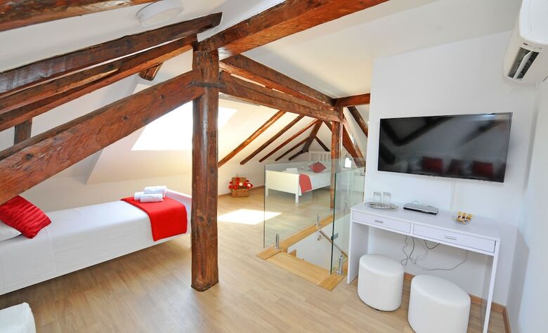 Hostal Luxury Rooms Nirvana