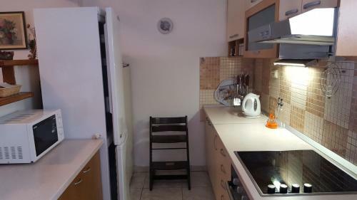 Apartment Split 11680a