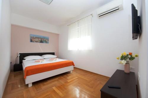 Apartment Split 11623d