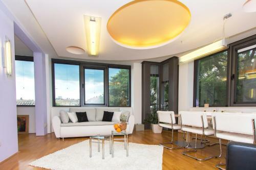 Apartment Infinity