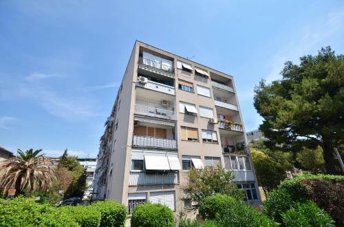 Sunshine Apartment