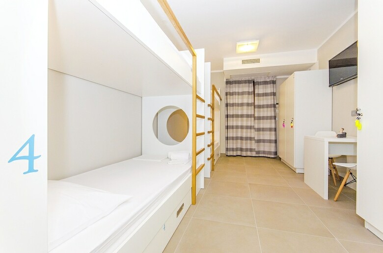 Hostel Dvor