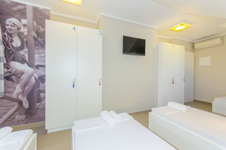 Hostel Dvor