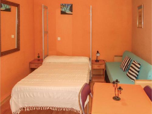 One-bedroom Apartment In Santa Susana
