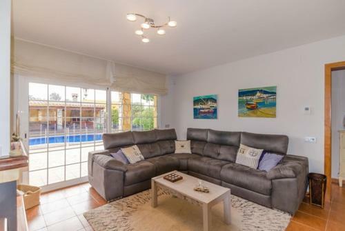 Santa Ceclina Villa Sleeps 10 Pool