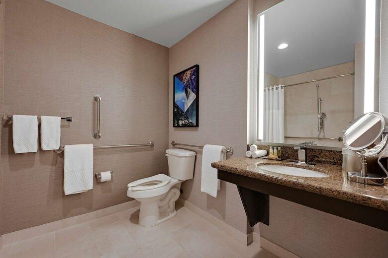 Hotel Doubletree By Hilton Denver International Airport