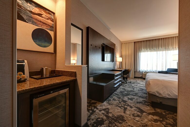 Hotel Doubletree By Hilton Denver International Airport