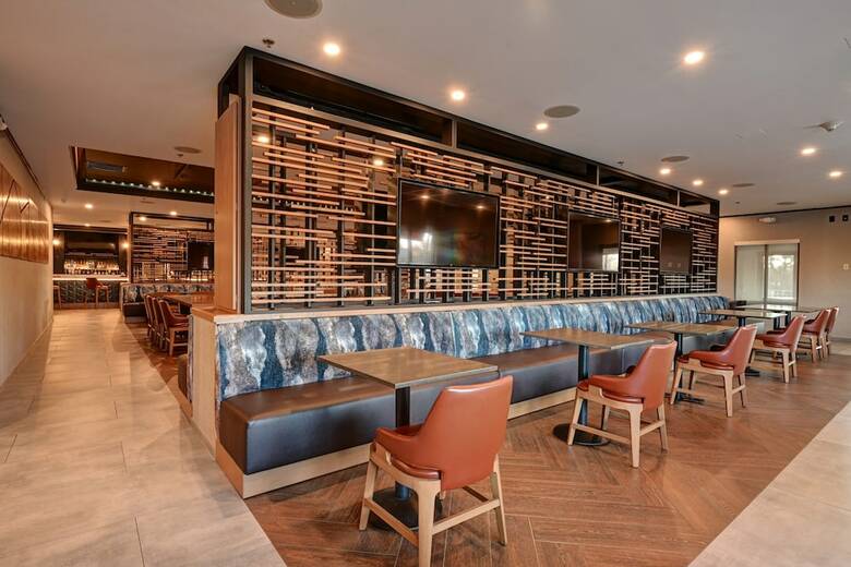 Hotel Doubletree By Hilton Denver International Airport