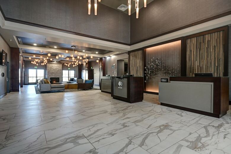 Hotel Doubletree By Hilton Denver International Airport
