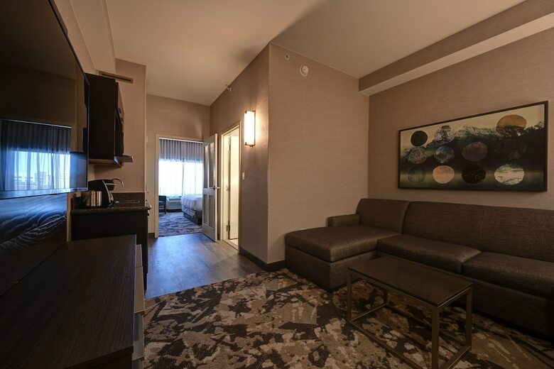 Hotel Doubletree By Hilton Denver International Airport