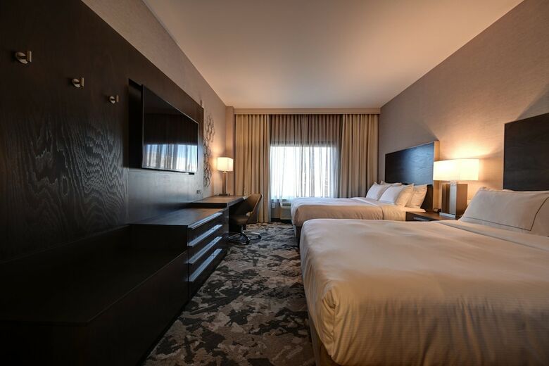 Hotel Doubletree By Hilton Denver International Airport
