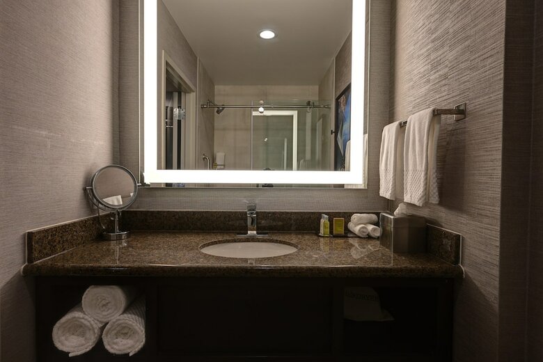 Hotel Doubletree By Hilton Denver International Airport