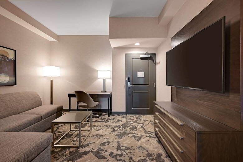 Hotel Doubletree By Hilton Denver International Airport