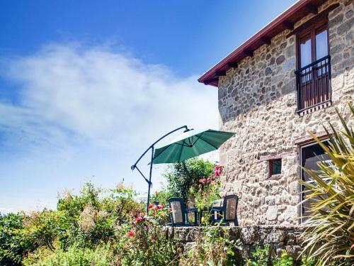 Cozy Farmhouse With Garden In Castrotane