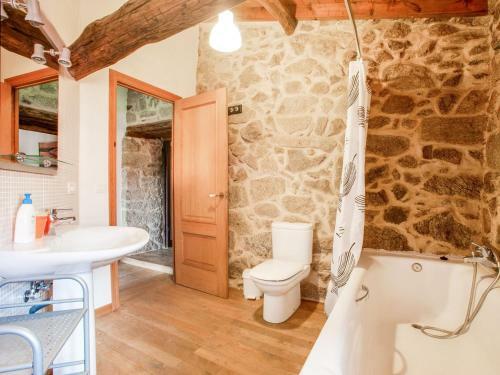 Cozy Farmhouse With Garden In Castrotane