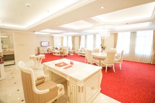 Hotel Redtop