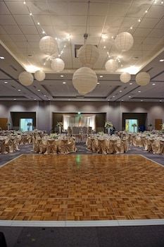 The Hotel At Kirkwood Center