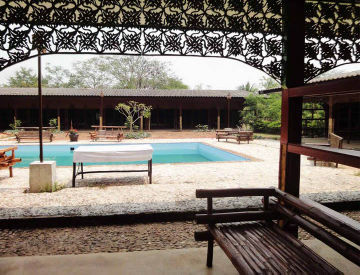 Hotel Areeya Phuree Resort