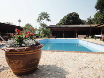 Hotel Areeya Phuree Resort