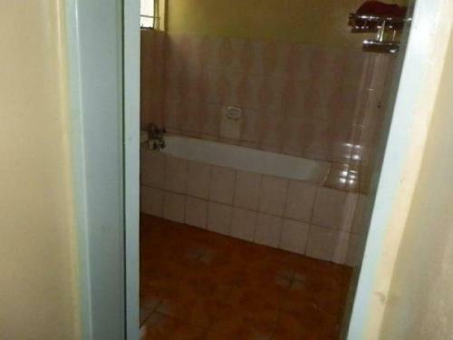 Hostal Relax Guest House