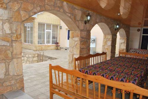 Hostal Guest House Ruslan Nurata & Tours