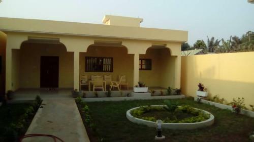Villa Lom� Yoko�