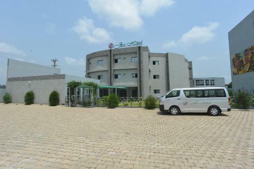 Jess Hotel Kpalim�