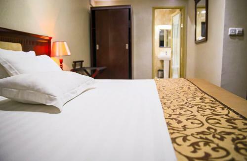 Hill View Hotel & Aparts