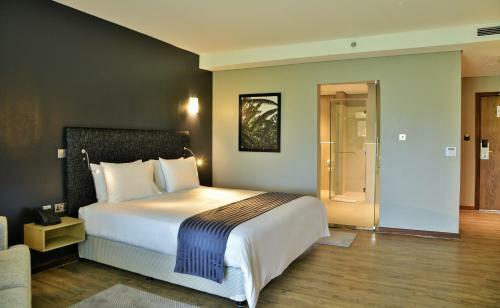 Epic Hotel & Suites