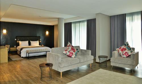 Epic Hotel & Suites