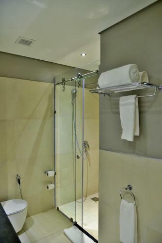 Epic Hotel & Suites