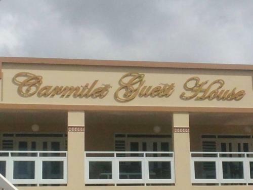 Hostal Carmilet Guesthouse