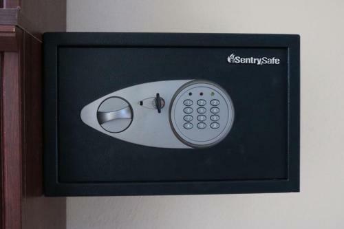 Hostal Carmilet Guesthouse