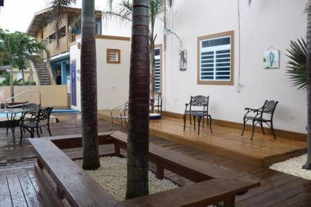 Hostal Carmilet Guesthouse