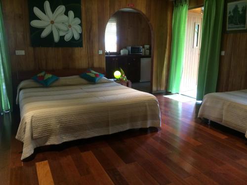 Hostal Taoahere Beach House