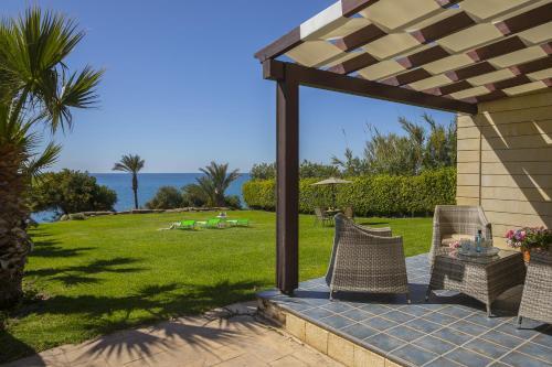 Maroni Beachfront Villa